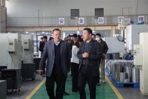 北京航空航天大學(xué)發(fā)動(dòng)機(jī)研究院教授蒞臨博盈軸承考察交流